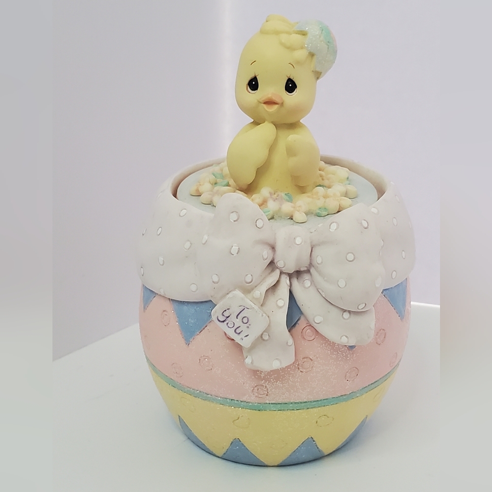 Precious Moments Hatched With Love Chick/Flowers Covered Box (104849)